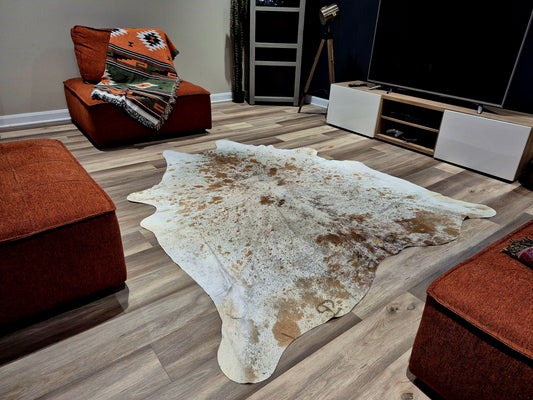Tapis en peau de vache 6'8" x 5'10" (R#56)