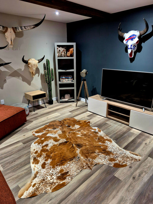 Tapis en peau de vache 6'7" x 5'7" (R#39)