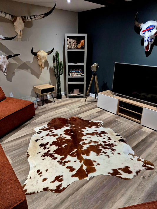 Tapis en peau de vache 7'4" x 6'8" (R#55)