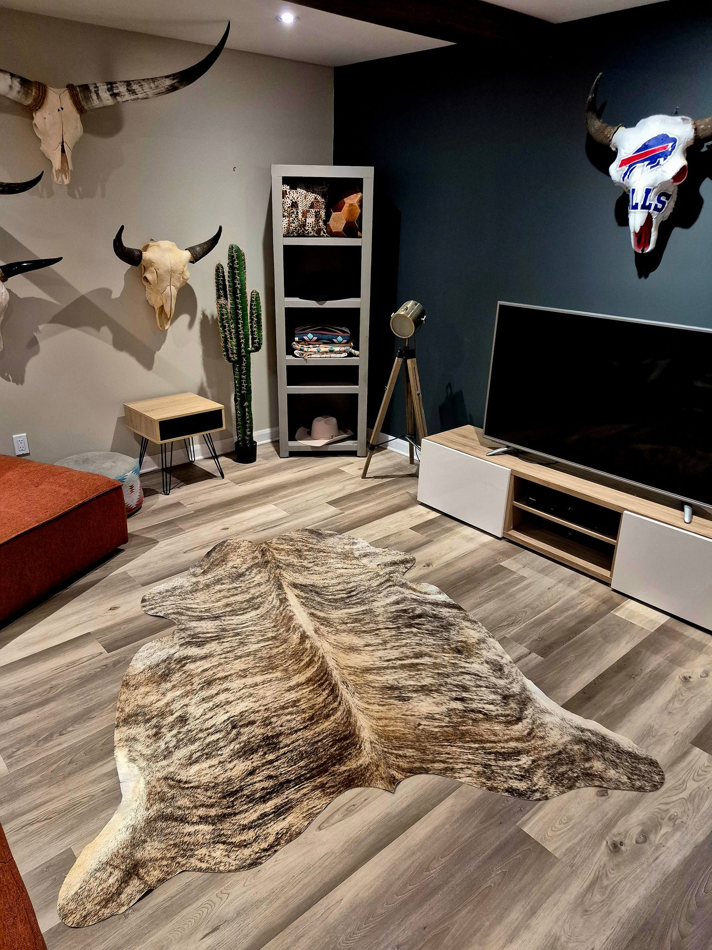 Peau de vache 7'3'' x 5'3'' (R#85)
