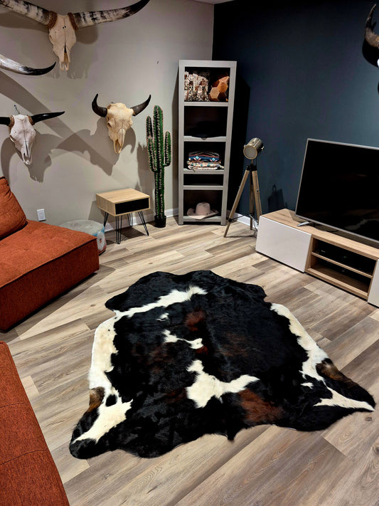 Tapis en peau de vache 7' x 5'5" (R#54)