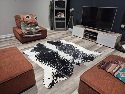 Tapis en peau de vache 7'3"x 5'10"" (R#6)