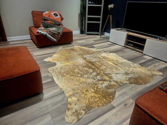 Tapis en peau de vache 7' x 5'5" (R#54)